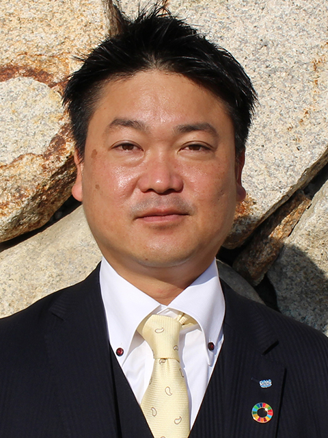 委員長 岡本光永